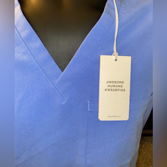 FIGS Casma Scrub Top Womens Size Small Blue 3 Pocket Uniform Medical Dental - Picture 3 of 8